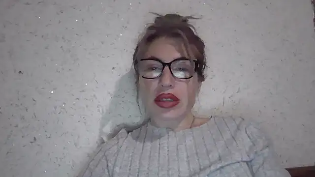 Snapshot of fox_red_lady7 chatting on February 20, 8:53 pm fox red lady7 online show from February 20, 8:53 pm