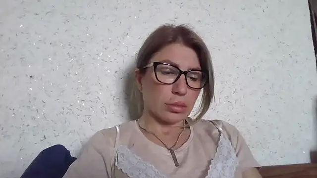 Snapshot of fox_red_lady7 chatting on February 22, 9:52 am fox red lady7 online show from February 22, 9:52 am