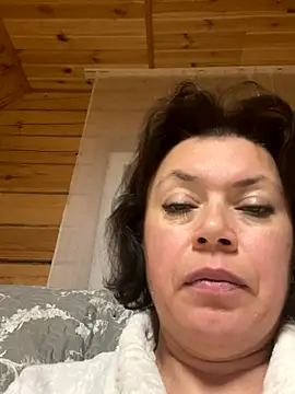 Snapshot of Kiravix chatting on September 19, 10:32 pm Kiravix online show from September 19, 10:32 pm