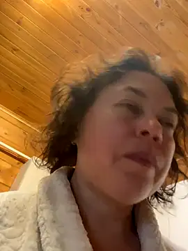 Snapshot of Kiravix chatting on September 28, 4:45 pm Kiravix online show from September 28, 4:45 pm