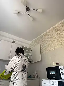 Snapshot of Kiravix chatting on October 2, 5:36 am Kiravix online show from October 2, 5:36 am