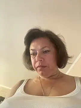 Snapshot of Kiravix chatting on October 3, 10:12 am Kiravix online show from October 3, 10:12 am