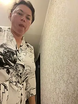 Snapshot of Kiravix chatting on October 5, 4:49 pm Kiravix online show from October 5, 4:49 pm