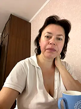 Snapshot of Kiravix chatting on October 24, 6:54 am Kiravix online show from October 24, 6:54 am