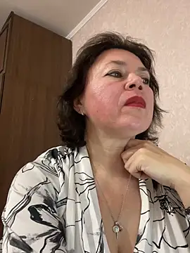 Snapshot of Kiravix chatting on November 30, 7:29 pm Kiravix online show from November 30, 7:29 pm