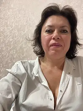 Snapshot of Kiravix chatting on December 5, 7:21 pm Kiravix online show from December 5, 7:21 pm