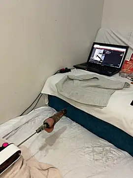 Ozge-SluttyScream69 online show from August 8, 10:34 pm