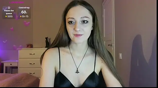 white liillyy online show from July 12, 8:33 pm