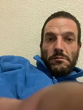 Snapshot of Guillermoperujo chatting on February 3, 11:21 pm Guillermoperujo online show from February 3, 11:21 pm
