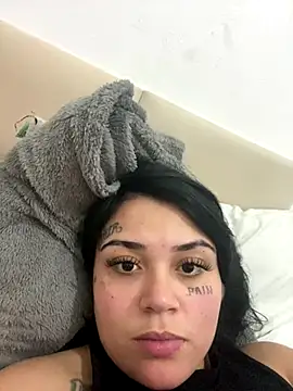 Snapshot of Babebommer chatting on September 18, 2:57 am Babebommer online show from September 18, 2:57 am