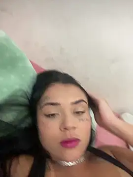 Snapshot of Babebommer chatting on October 4, 2:42 am Babebommer online show from October 4, 2:42 am