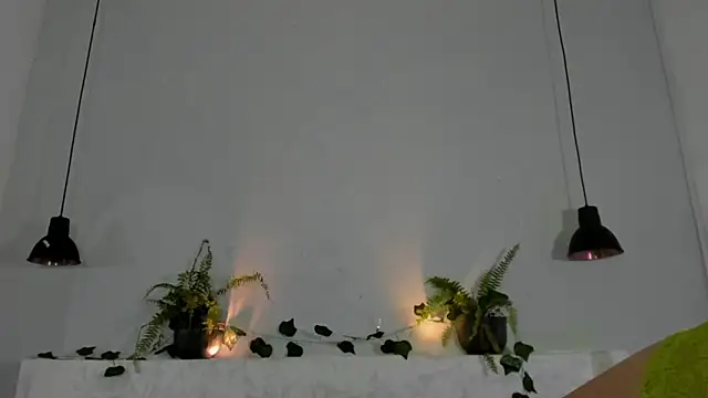 Snapshot of victoria_flores1 chatting on November 21, 12:54 am victoria flores1 online show from November 21, 12:54 am