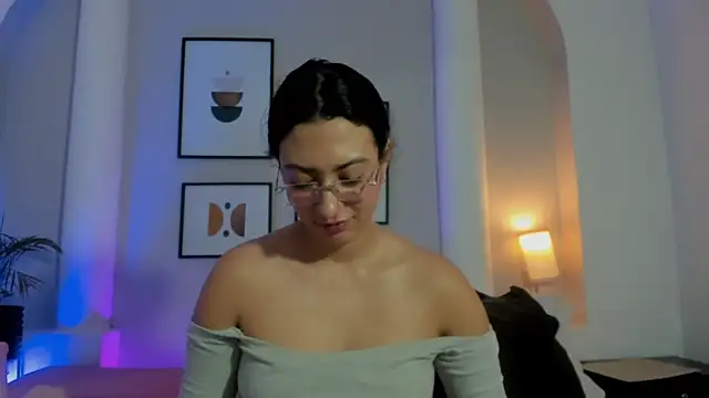 Snapshot of victoria_flores1 chatting on January 16, 10:25 pm victoria flores1 online show from January 16, 10:25 pm