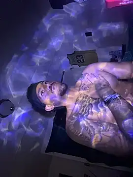 tyrek5051 online show from December 3, 2:26 pm