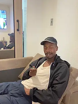 Snapshot of AllDayBbC chatting on October 7, 11:24 pm AllDayBbC online show from October 7, 11:24 pm