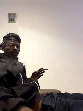 Snapshot of AllDayBbC chatting on October 15, 9:37 pm AllDayBbC online show from October 15, 9:37 pm