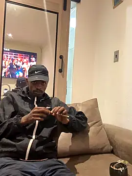 Snapshot of AllDayBbC chatting on October 16, 8:21 pm AllDayBbC online show from October 16, 8:21 pm