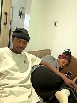 Snapshot of AllDayBbC chatting on October 21, 3:24 pm AllDayBbC online show from October 21, 3:24 pm