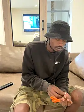 Snapshot of AllDayBbC chatting on October 31, 8:26 am AllDayBbC online show from October 31, 8:26 am