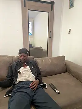 Snapshot of AllDayBbC chatting on November 7, 12:27 pm AllDayBbC online show from November 7, 12:27 pm