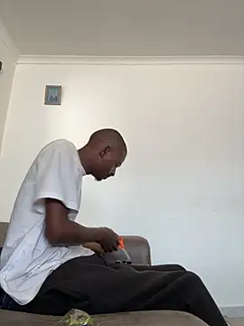 Snapshot of AllDayBbC chatting on December 5, 12:47 pm AllDayBbC online show from December 5, 12:47 pm