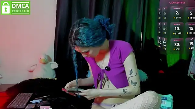 Snapshot of Bluedarkelf888 chatting on September 13, 6:40 pm Bluedarkelf888 online show from September 13, 6:40 pm