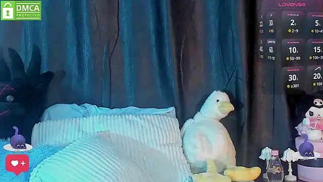 Snapshot of Bluedarkelf888 chatting on October 23, 9:35 pm Bluedarkelf888 online show from October 23, 9:35 pm