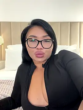 Mia stepMOM online show from October 14, 6:20 pm