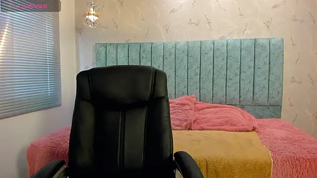 Saya Amaretto1 online show from February 1, 6:28 pm