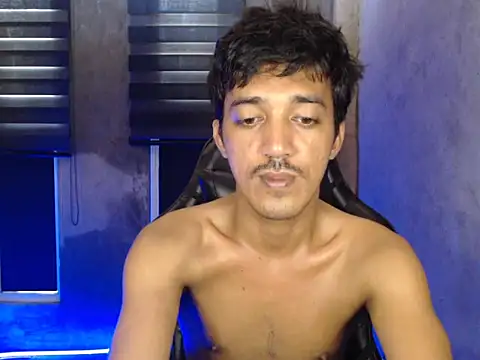 Snapshot of RowyCam chatting on November 10, 4:22 am RowyCam online show from November 10, 4:22 am