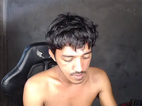 Snapshot of RowyCam chatting on November 26, 6:47 am RowyCam online show from November 26, 6:47 am