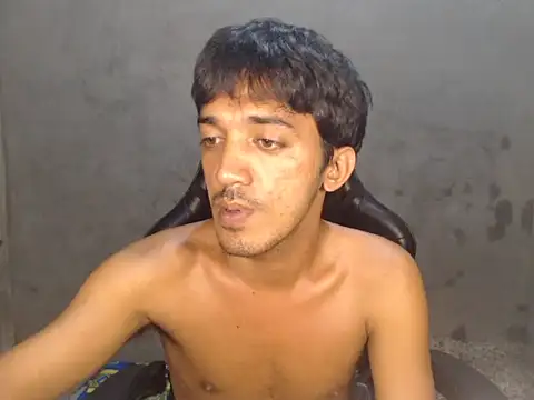 Snapshot of RowyCam chatting on December 5, 9:51 am RowyCam online show from December 5, 9:51 am