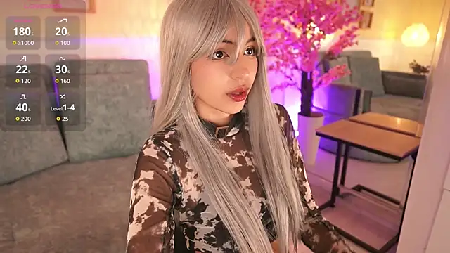 NamiKimura online show from April 13, 7:19 pm