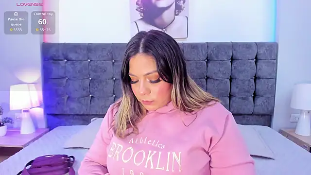 isabella horney  online show from November 9, 7:34 pm