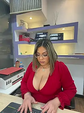 isabella horney  online show from May 24, 12:10 pm