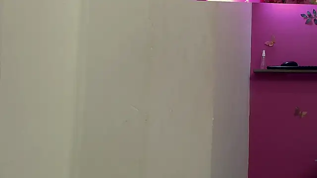 Snapshot of skinnybarbie022 chatting on November 30, 12:03 am skinnybarbie022 online show from November 30, 12:03 am