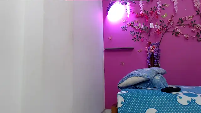 skinnybarbie022 online show from March 1, 12:34 am