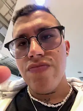 Kurtxxx22 online show from April 8, 6:52 pm