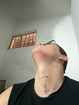 Kurtxxx22 online show from April 29, 9:10 pm