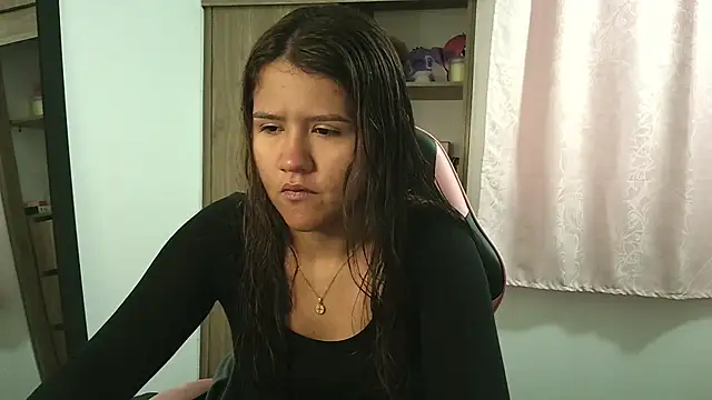 Oliviawatson1 online show from October 4, 12:14 pm