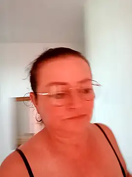 Snapshot of Nikoll12 chatting on November 22, 5:12 pm Nikoll12 online show from November 22, 5:12 pm