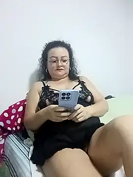 Snapshot of Nikoll12 chatting on November 30, 6:17 am Nikoll12 online show from November 30, 6:17 am