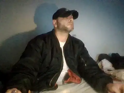 Snapshot of SmokedAlloy2 chatting on December 17, 1:00 am SmokedAlloy2 online show from December 17, 1:00 am