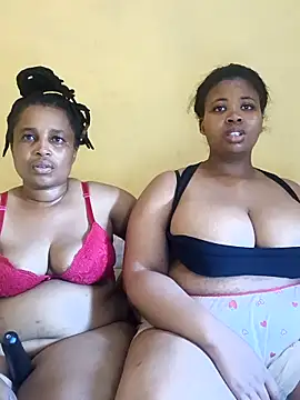 Snapshot of Prettyboobiesx chatting on October 10, 7:40 am Prettyboobiesx online show from October 10, 7:40 am