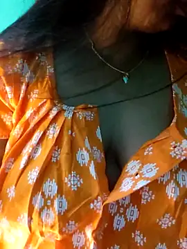 Snapshot of yoursexy_rumi chatting on April 22, 6:09 pm yoursexy rumi online show from April 22, 6:09 pm