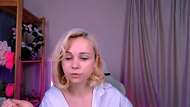Charlotte Colinss online show from September 30, 4:28 am