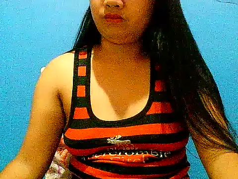 Snapshot of hotmom_pinay chatting on October 4, 10:52 pm hotmom pinay online show from October 4, 10:52 pm