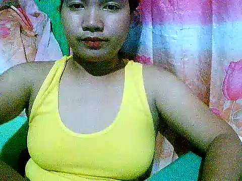 Snapshot of hotmom_pinay chatting on October 16, 12:17 pm hotmom pinay online show from October 16, 12:17 pm