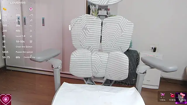 Suzie Wet Cave online show from April 4, 10:24 am