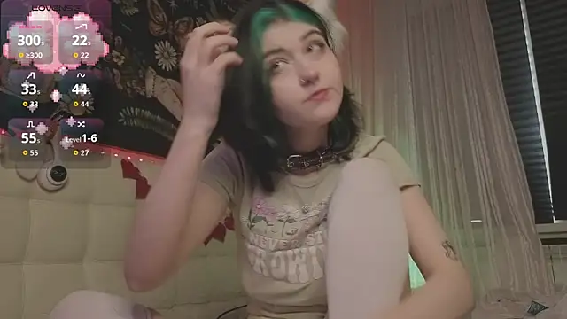 Snapshot of Miko_Meow chatting on October 2, 6:53 am Miko Meow online show from October 2, 6:53 am